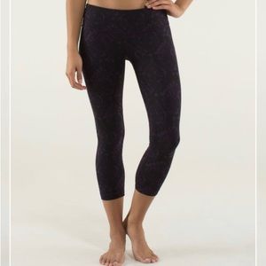 Wonder Under Crop Leggings Purple Beautiful Baroque Size 4